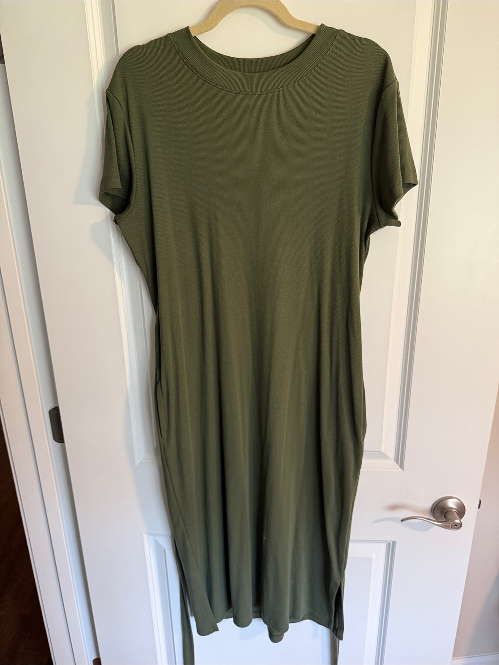 Time and Tru Olive Green Short Sleeve Midi T-Shirt Dress